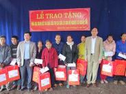 Thị xã Cửa Lò tặng quà tại Nghĩa Thọ 