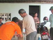 Nghĩa Liên tổ chức tiêm phòng dại chó được 400 liều