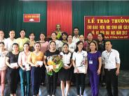 Thị trấn Nghĩa Đàn trao thưởng cho giáo viên và học sinh giỏi các cấp năm học 2016 - 2017