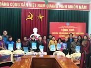 Bảo hiểm xã hội Nghệ An trao quà mùa đông ấm cho hộ nghèo xã Nghĩa Lâm