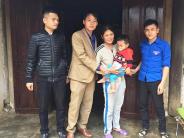 Trao tiền cho bệnh nhân bị teo mật