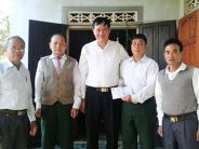 Hội CCB huyện tặng quà hội viên giáo dân nhân dịp lễ Giáng sinh