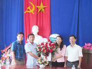 Lãnh đạo huyện và các cơ quan, đơn vị chúc mừng Đài TT - TH Nghĩa Đàn