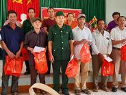 Các hoạt động thăm hỏi, tặng quà các gia đình chính sách