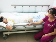 Hoàn cảnh éo le của người vợ bị chồng đổ xăng đốt, con trai 2 tuổi  bị bỏng nặng