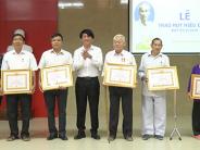         Thị trấn Nghĩa Đàn trao tặng huy hiệu Đảng đợt 2/9 cho các đảng viên
