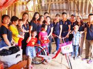 Trao tặng 10 xe đạp cho học sinh khó khăn