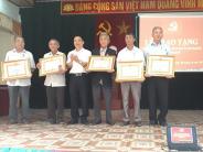 Nghĩa Hưng trao huy hiệu Đảng