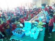 Trẻ mầm non Nghĩa Mai thích thú với trải nghiệm ăn tiệc buffet