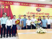 Đảng ủy Công ty CPTP Sữa TH công bố Quyết định thành lập chi bộ nhà máy nước tinh và thảo dược Núi Tiên