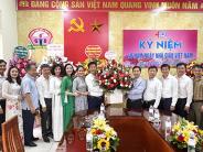 Lãnh đạo huyện chúc mừng Phòng Giáo dục và Đào tạo nhân Ngày Nhà giáo Việt Nam 20-11