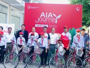 Trao 30 chiếc xe đạp cho học sinh có hoàn cảnh khó khăn của huyện Nghĩa Đàn