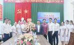 Đồng chí Phạm Chí  Kiên chúc mừng các đơn vị Y tế nhân ngày Thầy thuốc Việt Nam