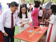 Gặp đại biểu cao tuổi và trẻ tuổi nhất tham dự Đại hội đại biểu Đảng bộ xã Nghĩa Đàn lần thứ I, nhiệm kỳ 2025-2030
