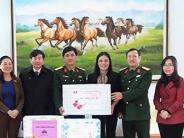 Đồng chí Cao Thị Hiền thăm và tặng quà tết tại Nghĩa Đàn