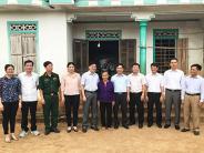 Phó Bí thư Tỉnh ủy Nguyễn Văn Thông thăm hỏi, tặng quà gia đình chính sách tại Nghĩa Đàn