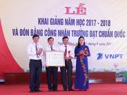 Đồng chí Cao Thị Hiền dự lễ khai giảng tại trường THPT 1/5 