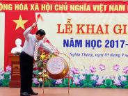 Đồng chí Lê Minh Thông dự lễ khai giảng năm học mới ở Trường Tiểu  học Nghĩa Thắng