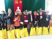 Ban Dân vận Tỉnh ủy tặng quà Tết cho người nghèo tại Nghĩa Đàn