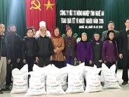 Trao 80 suất quà Tết vì người nghèo tại Nghĩa Đàn