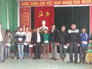Huyện đoàn, MTTQ huyện Nghĩa Đàn tặng quà tết cho hộ nghèo