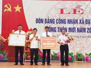 Nghĩa Liên đón bằng công nhận xã đạt chuẩn NTM năm 2017