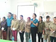 LĐLĐ Nghĩa Đàn tặng 17 suất quà cho công nhân có hoàn cảnh khó khăn