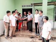 Nghĩa Thắng bàn giao nhà tình nghĩa cho hộ nghèo