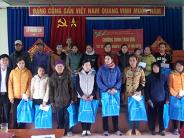 Đảng ủy khối Doanh nghiệp tỉnh Nghệ An tặng 100 suất quà cho hộ nghèo Nghĩa Đàn