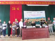 Tập đoàn TH tặng 300 suất quà cho các hộ khó khăn ở Nghĩa Đàn
