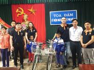 Trao tặng xe đạp cho học sinh khó khăn