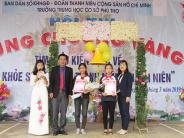 Hai học sinh cùng rung chuông vàng