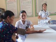 Nghĩa Thắng 50 người khuyêt tật và trẻ mồ côi được phát thuốc miễn phí 