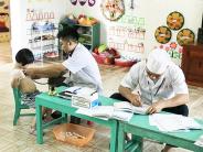 TTYT NGHĨA ĐÀN: KHÁM SỨC KHOẺ CHO CÁC EM HỌC SINH TRÊN ĐỊA BÀN