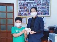 Học sinh tiểu học “mổ lợn đất” ủng hộ phòng chống dịch Covid – 19
