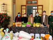 Quyên góp gạo, nhu yếu phẩm để cùng chống dịch Covid-19