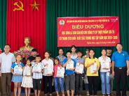 Biểu dương khen thưởng con CBCNLĐ đạt danh hiệu học sinh giỏi năm học 2019 -2020