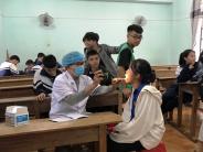 TTYT NGHĨA ĐÀN: KHÁM SỨC KHOẺ CHO HỌC SINH TRƯỜNG THPT CỜ ĐỎ