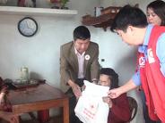 Tặng quà đồng bào giáo dân có hoàn cảnh khó khăn