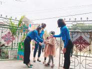 Đoàn viên thanh niên Nghĩa Đàn tuyên truyền học sinh, phụ huynh phòng dịch covid- 19 sau tết Nguyên Đán