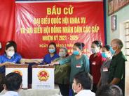 Đồng chí Võ Tiến Sỹ dự khai mạc bầu cử tại xã Nghĩa Hội