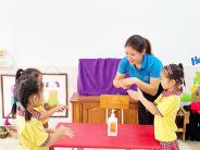 Học sinh mầm non huyện Nghĩa Đàn trở lại trường sau kỳ nghỉ phòng dịch Covid-19