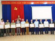 Đảng bộ xã Nghĩa Thành tổ chức Lễ trao Huy hiệu Đảng đợt 2/9/2022