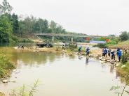 Đoàn viên thanh niên Nghĩa Đàn hành động vì nguồn nước sạch bảo vệ dòng sông quê hương