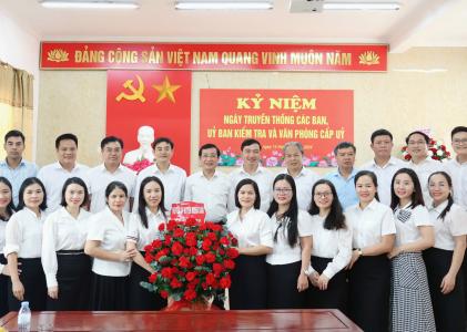 Chúc mừng ngày truyền thống các ban Đảng, UBKT và Văn phòng cấp ủy