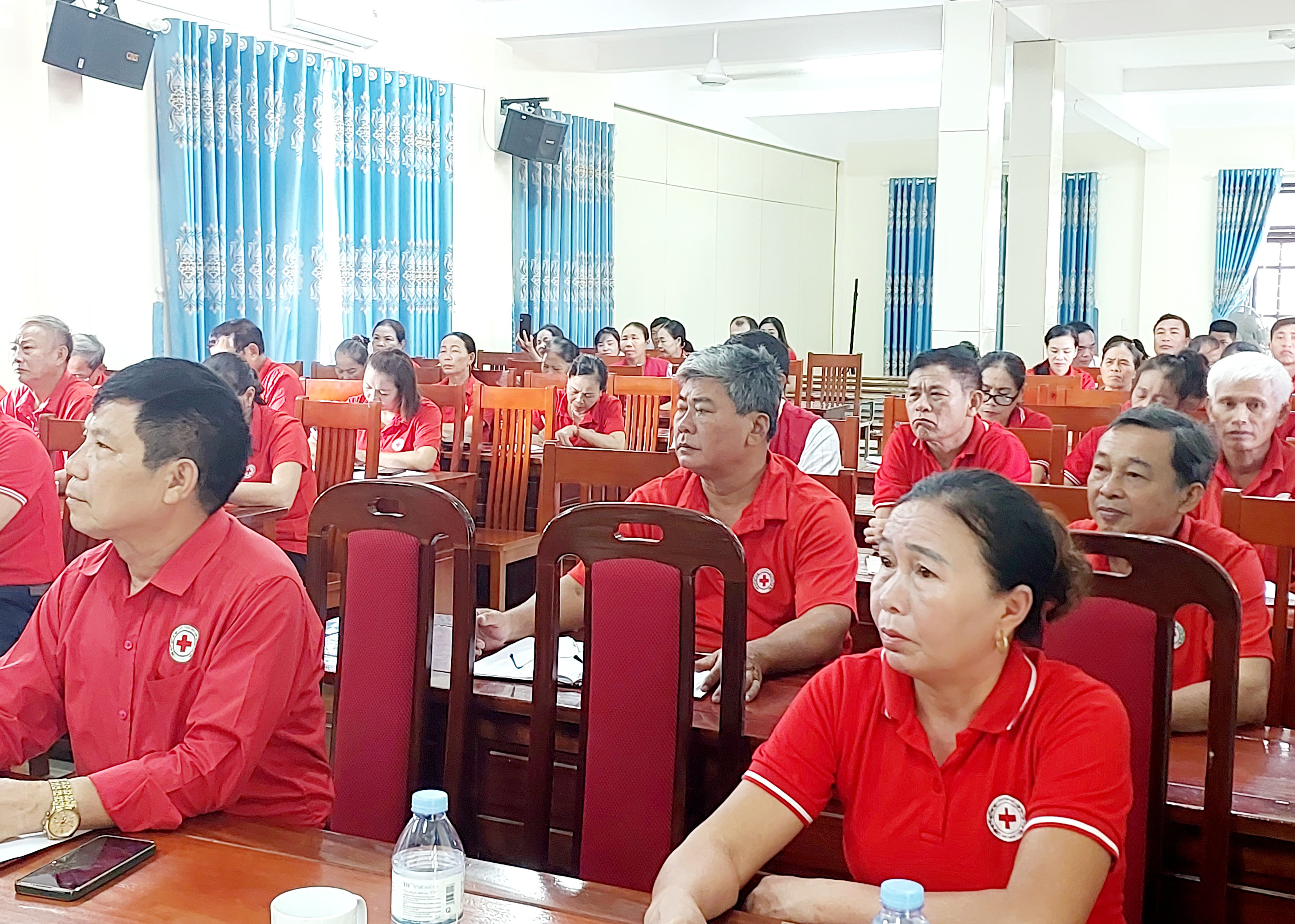 Tập huấn công tác Hội, phong trào chữ thập đỏ và hướng dẫn vận hành nhân đạo